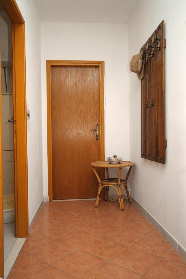 Seaside Apartments With A Swimming Pool Kneza, Korcula - 9269 Racisce Exterior foto