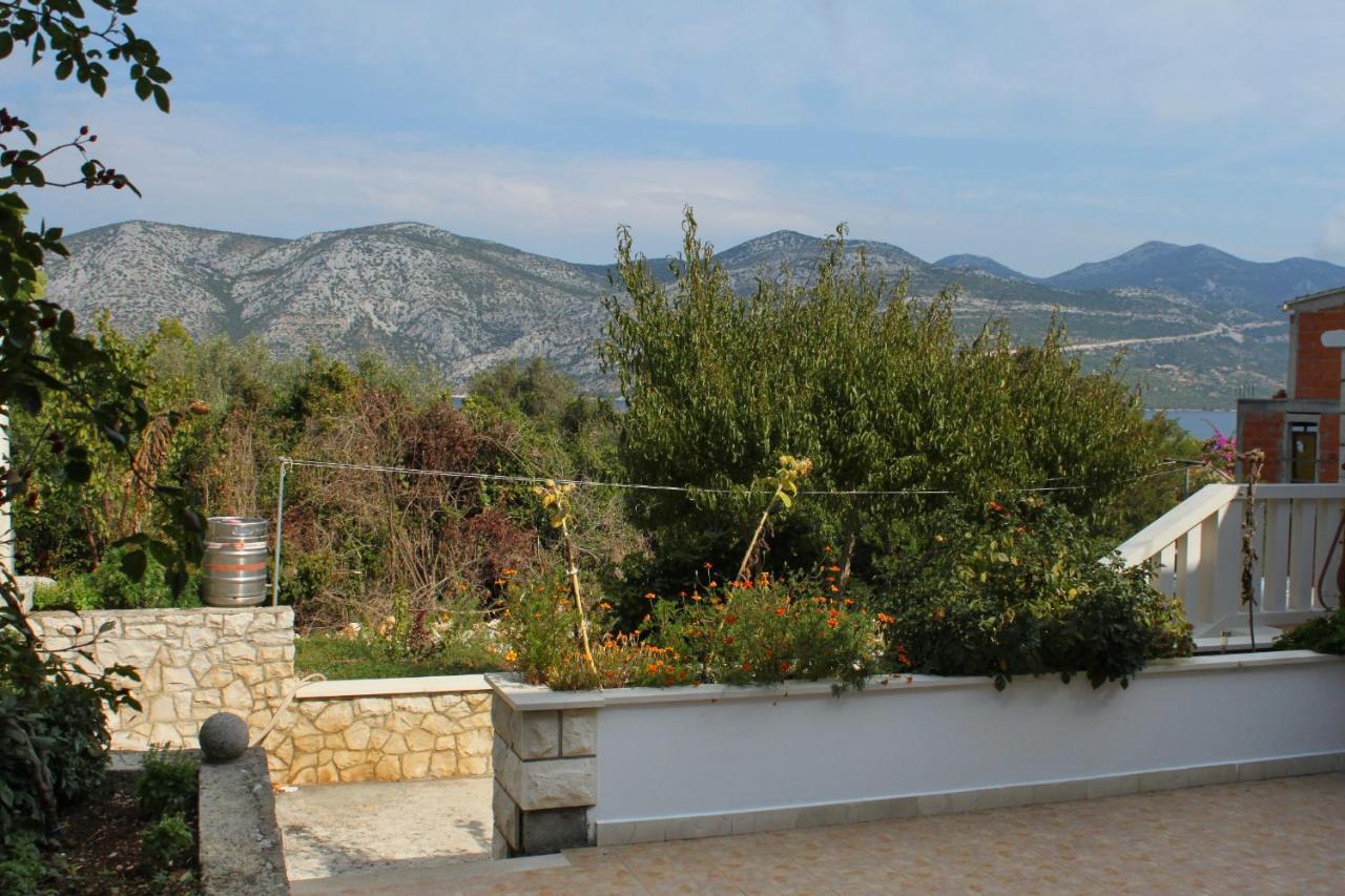 Seaside Apartments With A Swimming Pool Kneza, Korcula - 9269 Racisce Exterior foto